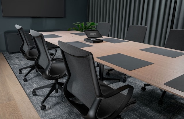 møterom med matrix stoler