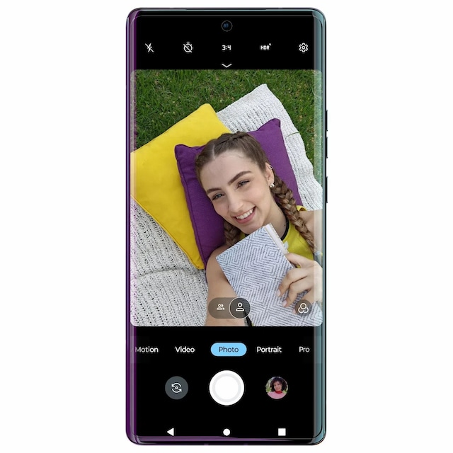 Følsomhet for lite lys gjør selfiene dine perfekte, uansett lys og omgivelser.