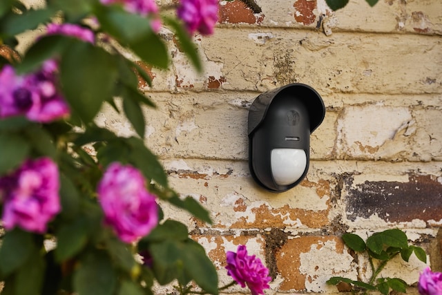 Yale utendørs bevegelsessensor